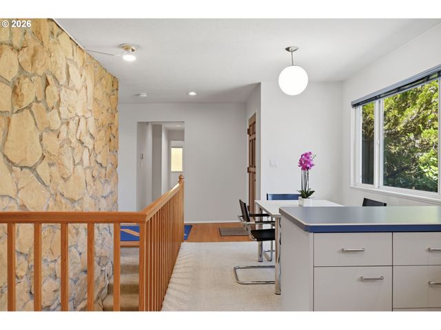 10185 Se WALNUT Dr, Happy Valley, OR 97086