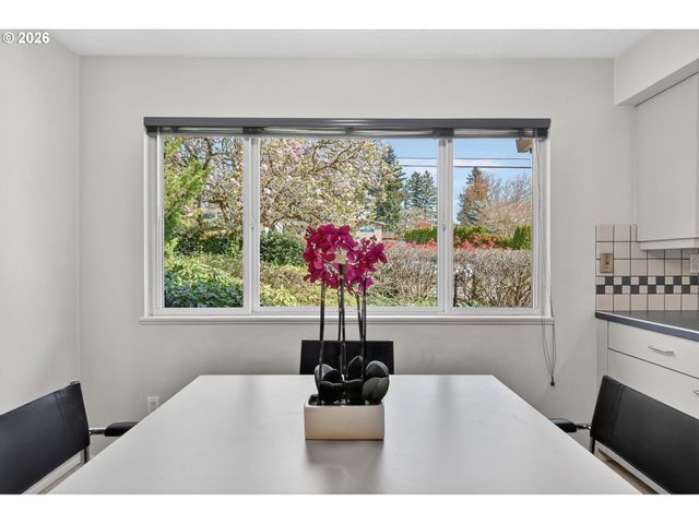 10185 Se WALNUT Dr, Happy Valley, OR 97086