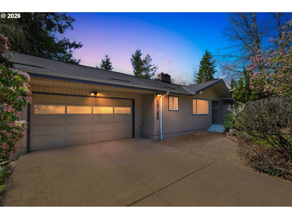 10185 Se WALNUT Dr, Happy Valley, OR 97086