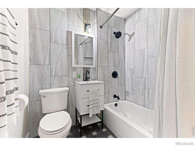 6010 Johnson Way, Arvada, CO 80004