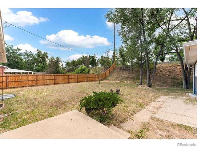 6010 Johnson Way, Arvada, CO 80004