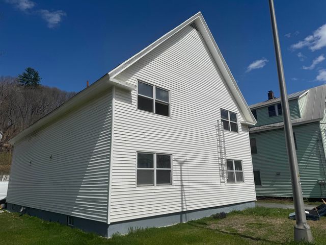 401 Maple Street, Hartford, VT 05001