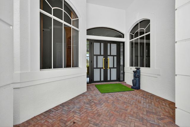 6778 Oakmont Way, West Palm Beach, FL 33412