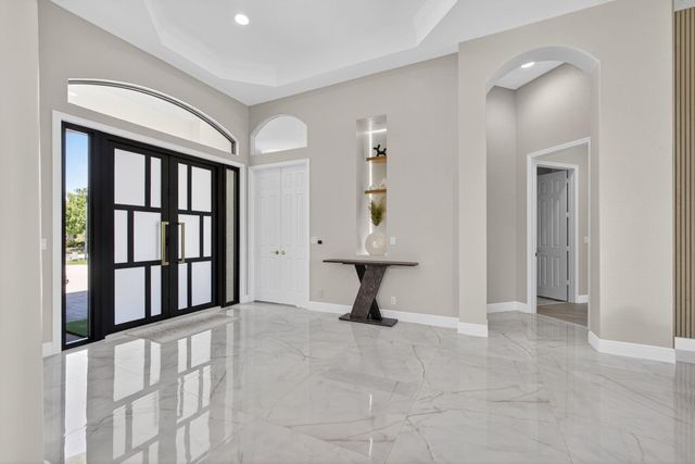 6778 Oakmont Way, West Palm Beach, FL 33412