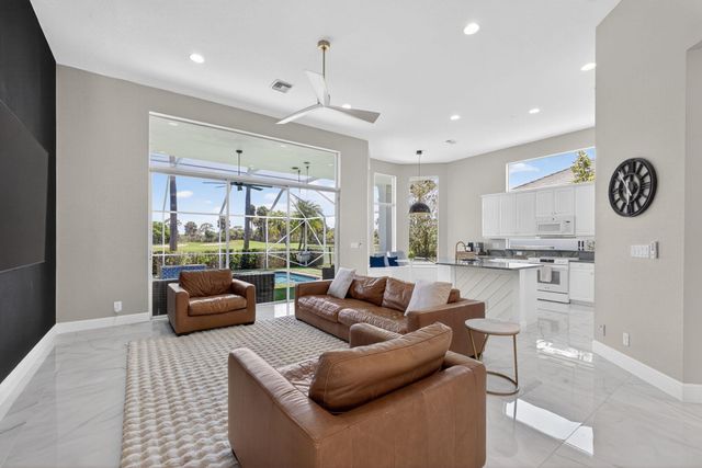 6778 Oakmont Way, West Palm Beach, FL 33412