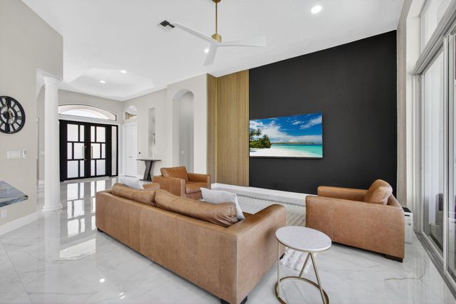 6778 Oakmont Way, West Palm Beach, FL 33412