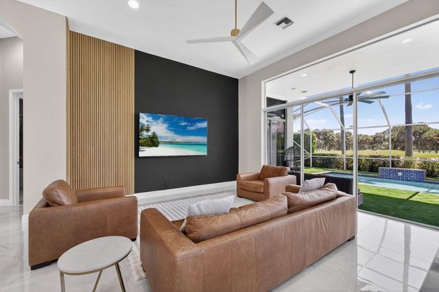 6778 Oakmont Way, West Palm Beach, FL 33412