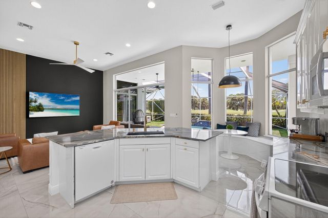 6778 Oakmont Way, West Palm Beach, FL 33412