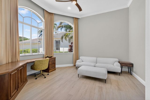 6778 Oakmont Way, West Palm Beach, FL 33412