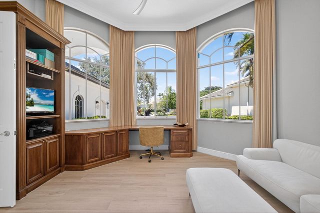 6778 Oakmont Way, West Palm Beach, FL 33412