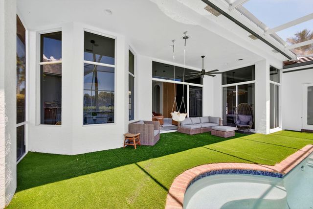 6778 Oakmont Way, West Palm Beach, FL 33412