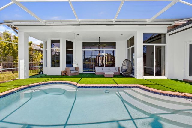 6778 Oakmont Way, West Palm Beach, FL 33412