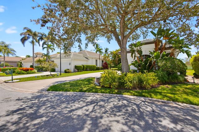 6778 Oakmont Way, West Palm Beach, FL 33412