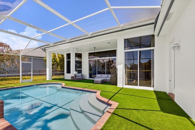 6778 Oakmont Way, West Palm Beach, FL 33412