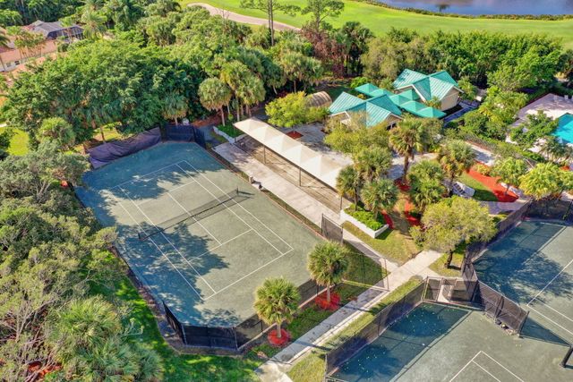 6778 Oakmont Way, West Palm Beach, FL 33412