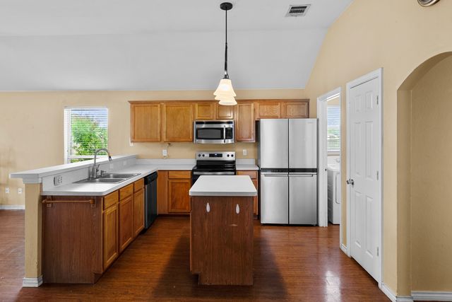 100 Lipan Street, Greenville, TX 75402
