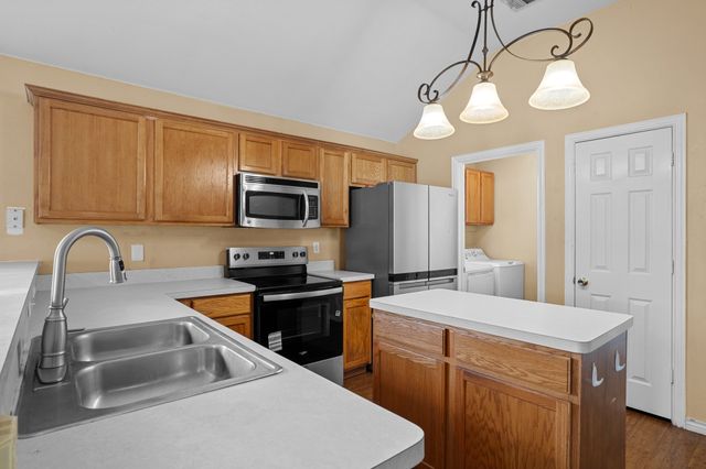 100 Lipan Street, Greenville, TX 75402