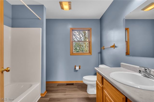 2080 Marwood Circle, Alliance, OH 44601