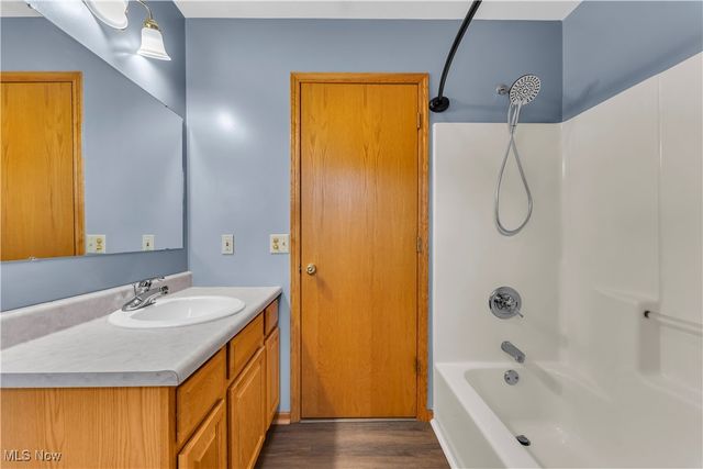 2080 Marwood Circle, Alliance, OH 44601