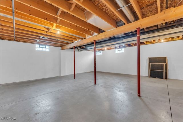 2080 Marwood Circle, Alliance, OH 44601