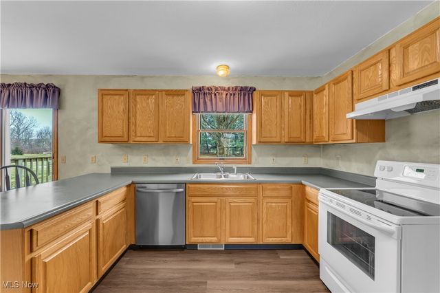 2080 Marwood Circle, Alliance, OH 44601