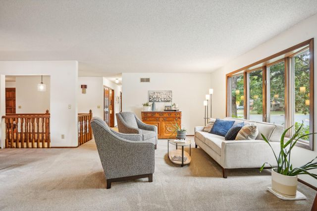 2067 Kings Road, Eagan, MN 55122