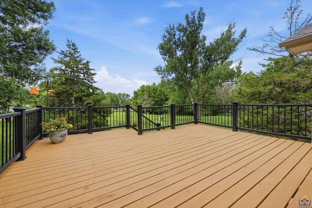 7143 SW 33rd ST, Topeka, KS 66614