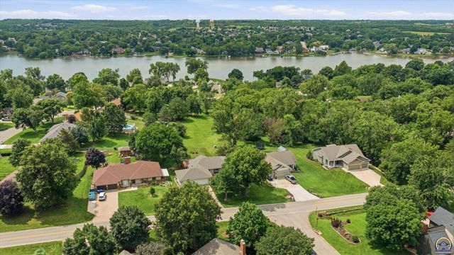 7143 SW 33rd ST, Topeka, KS 66614