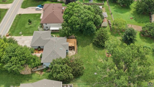 7143 SW 33rd ST, Topeka, KS 66614