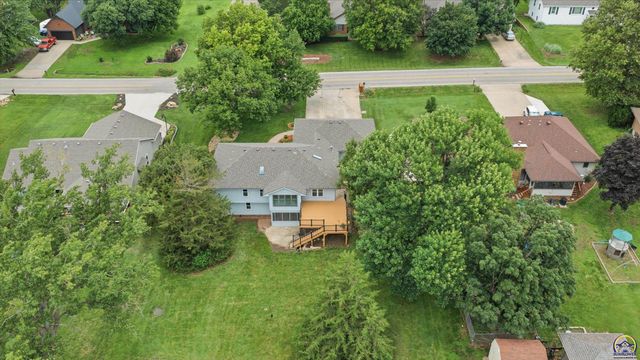 7143 SW 33rd ST, Topeka, KS 66614
