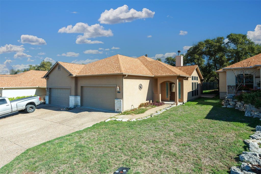 112 Clearwater CT, Canyon Lake, TX 78133