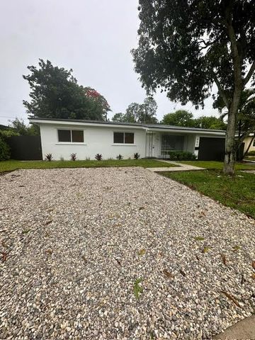 950 E Dayton Circle, Fort Lauderdale, FL 33312