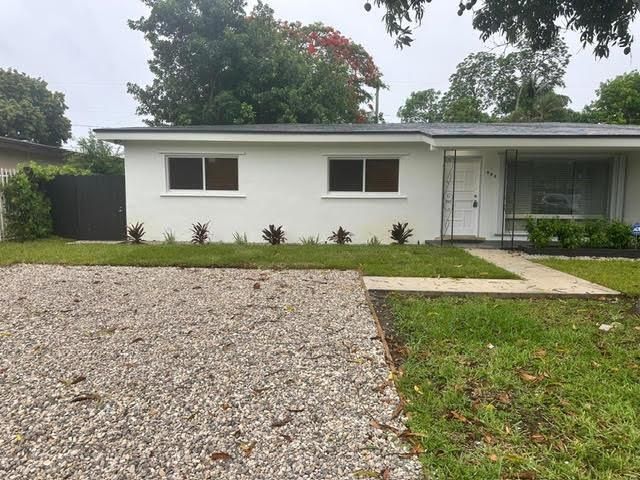 950 E Dayton Circle, Fort Lauderdale, FL 33312