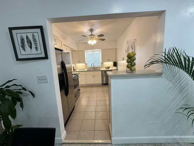 950 E Dayton Circle, Fort Lauderdale, FL 33312