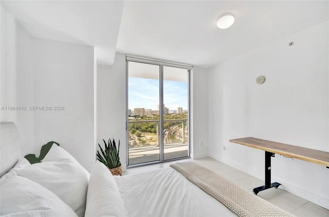 79 SW 12th St 2201-S, Miami, FL 33130