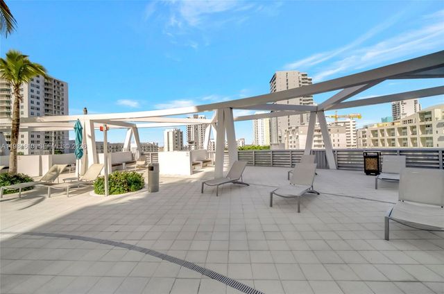 79 SW 12th St 2201-S, Miami, FL 33130