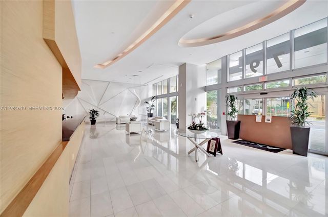 79 SW 12th St 2201-S, Miami, FL 33130