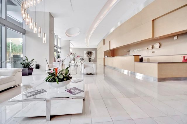 79 SW 12th St 2201-S, Miami, FL 33130