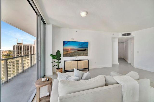 79 SW 12th St 2201-S, Miami, FL 33130