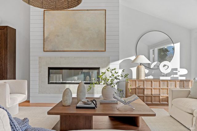 9 Fay Dr, Kentfield, CA 94904