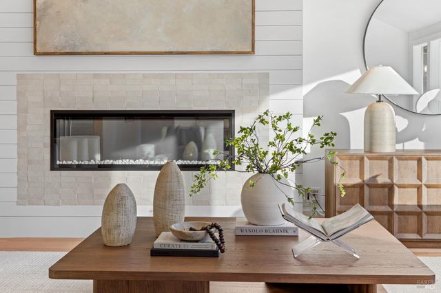 9 Fay Dr, Kentfield, CA 94904