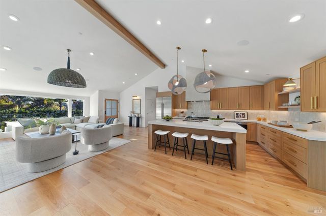 9 Fay Dr, Kentfield, CA 94904