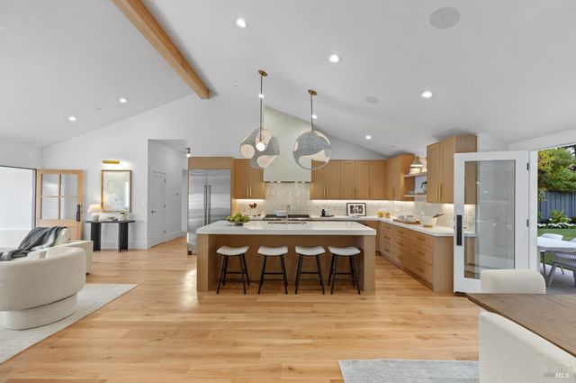 9 Fay Dr, Kentfield, CA 94904