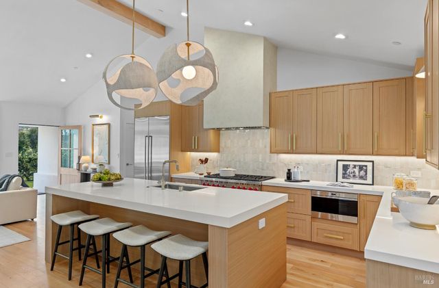 9 Fay Dr, Kentfield, CA 94904