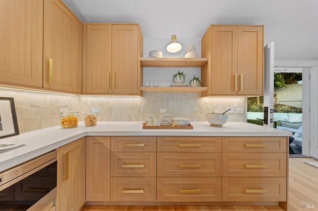 9 Fay Dr, Kentfield, CA 94904