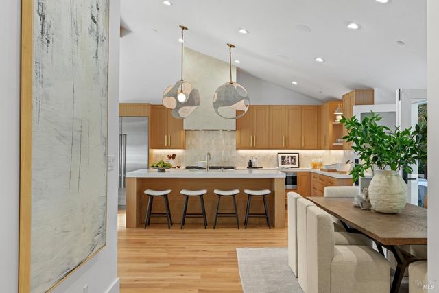 9 Fay Dr, Kentfield, CA 94904