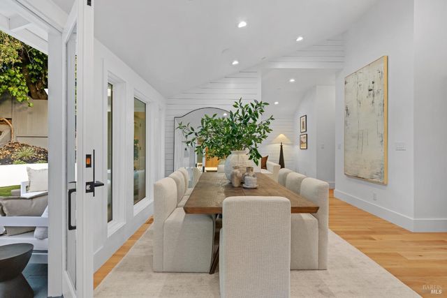 9 Fay Dr, Kentfield, CA 94904