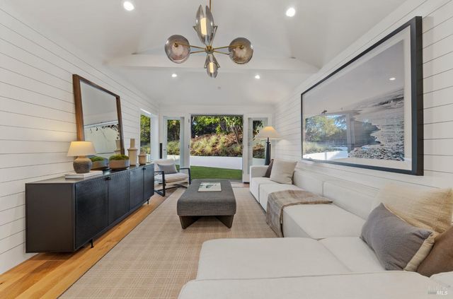 9 Fay Dr, Kentfield, CA 94904