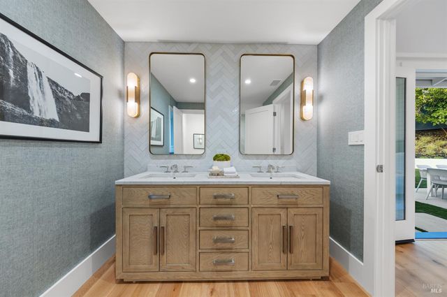 9 Fay Dr, Kentfield, CA 94904