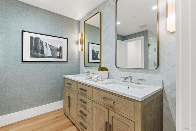 9 Fay Dr, Kentfield, CA 94904